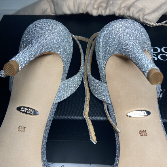 BADGLEY MISCHIA size 9.5 silver sandal. New!! Special occasion. - Picture 5 of 12